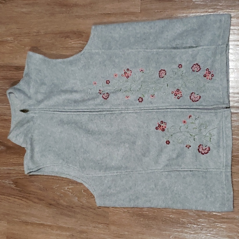 (XL) Carroll Reed Cozy Fleece Embroidered Athleisure Floral Design Grannycore